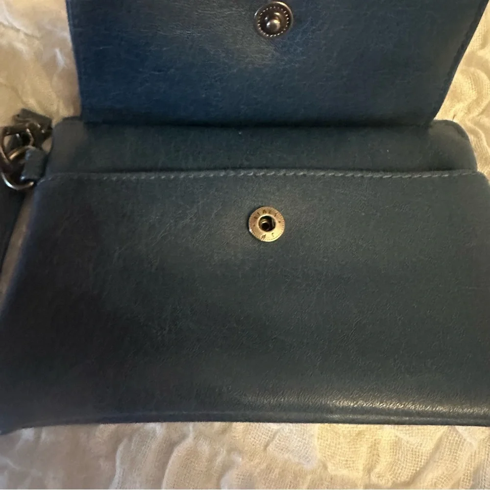 Matt & Nat Navy Vegan Leather Wristlet